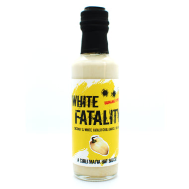 La bouteille de sauce barbecue White Fatality par Chili Mafia, avec piment fatalii blanc, citron et noix de coco.